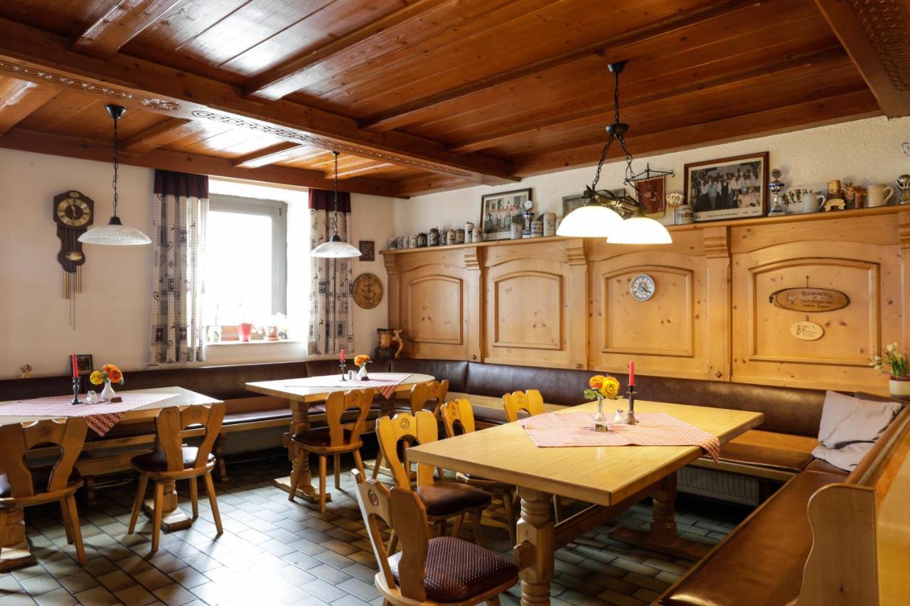 Gasthof / Pension Goetzfried Tegernheim Exterior photo